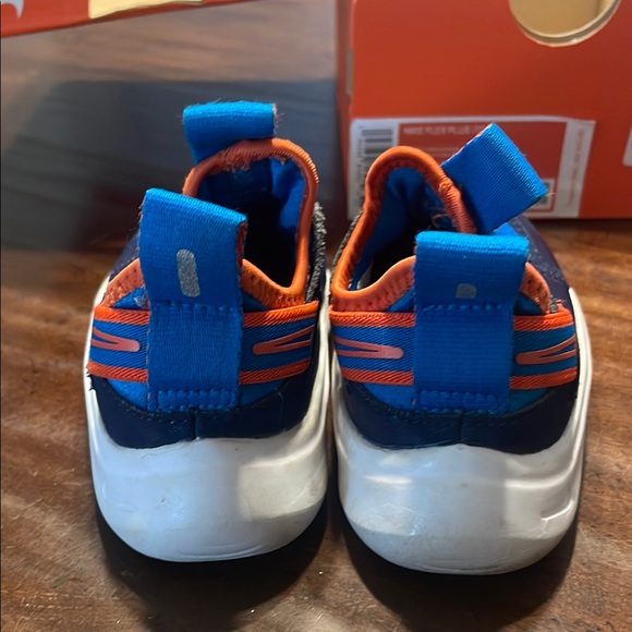Nike Kids Blue and Orange Shoes - Picture 4 of 4